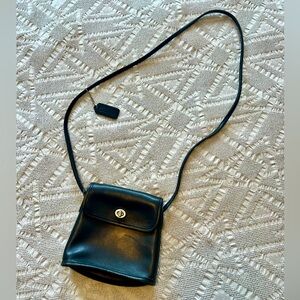 Vintage Coach small shoulder or crossbody bag